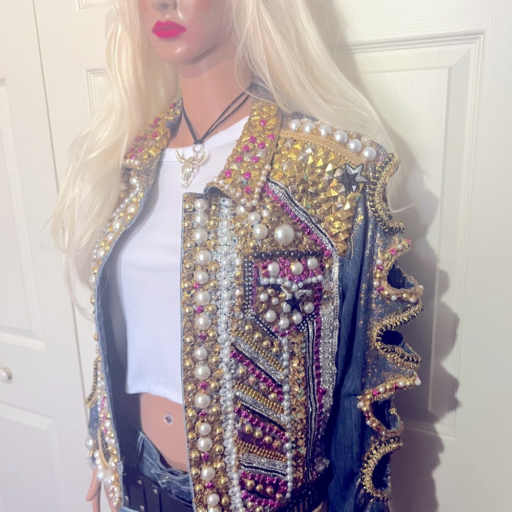 One of a kind size Large Brand new Jean jacket.
Hand made with lots of Love.